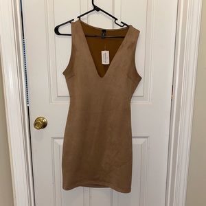 super cute nude Windsor mini dress